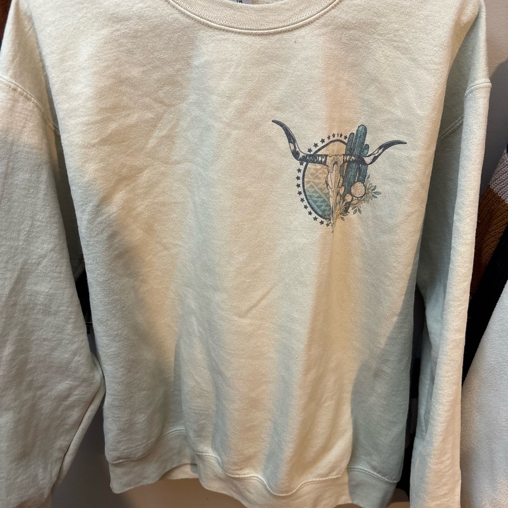 Gildan Beige Sweatshirt with Graphic Design